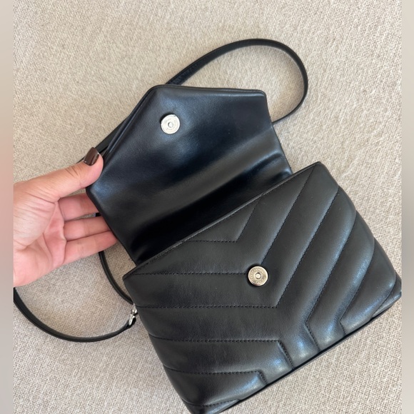 Saint Laurent Black Loulou Toy quilted leather shoulder bag - Picture 3 of 13